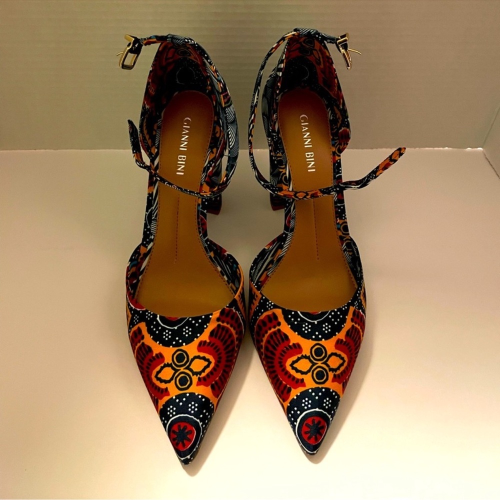 Gianni Bini NEW Strapped Chunky Heeled Multi-Colored Pattern Shoes